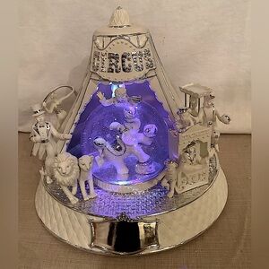 NIB Musical Circus WaterGlobe w/ changing color lights, rotating elephant, music